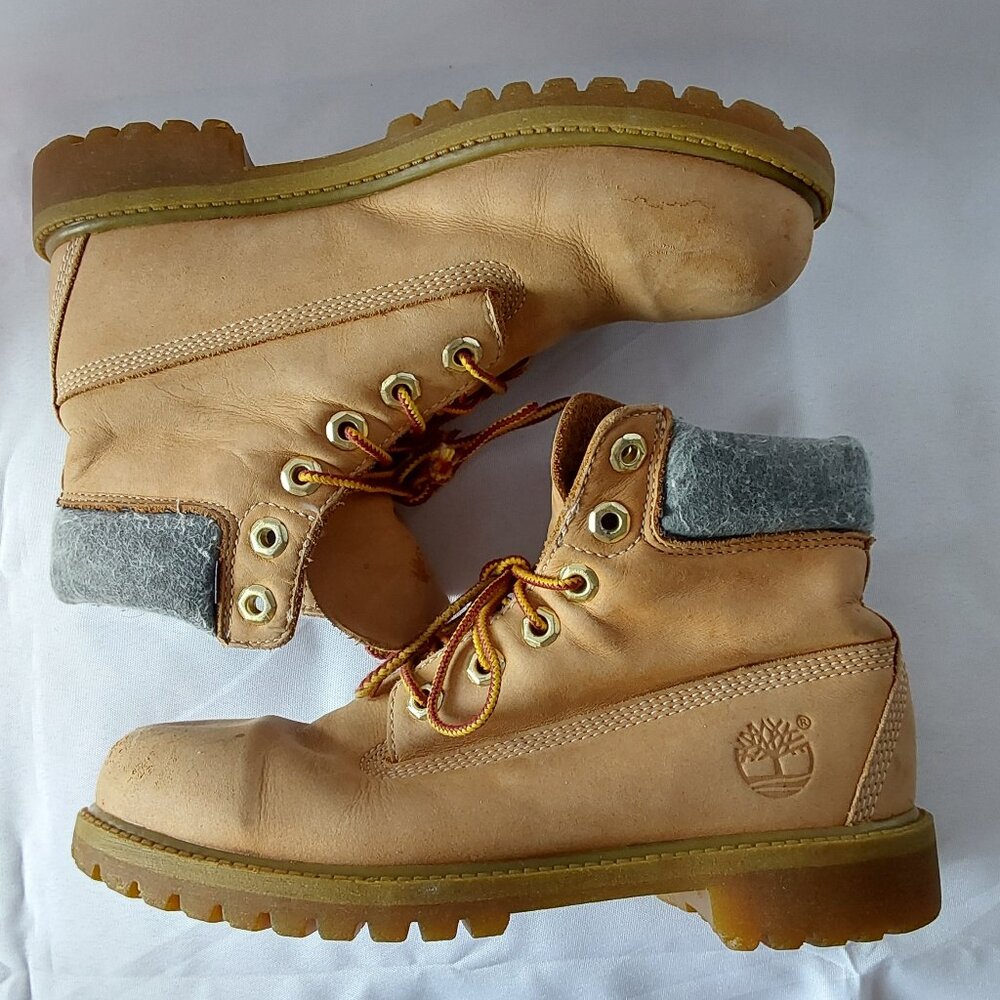 TIMBERLAND Classic Boots Size 4 US - Great Solid Condition Like New Soles!